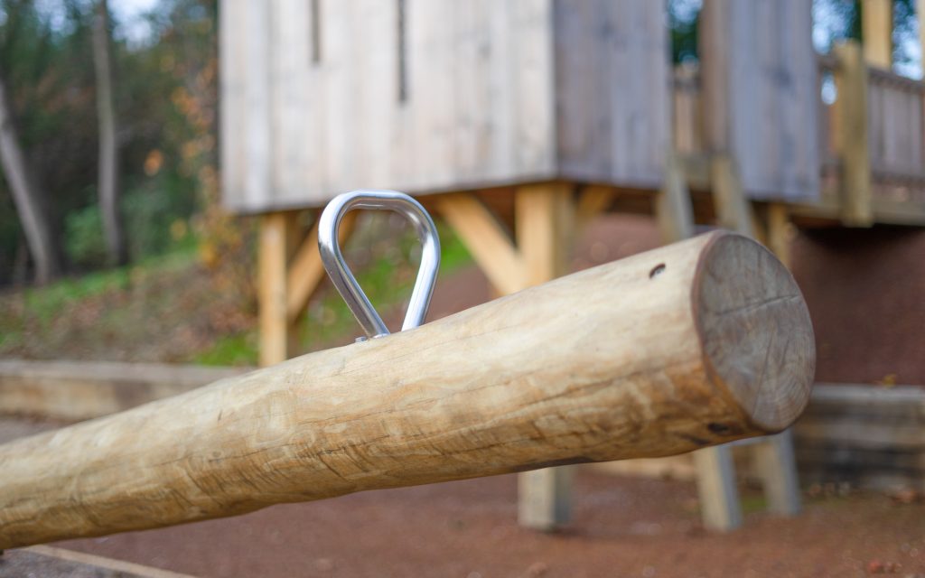 PHOTO PLAY SE.CL .01.2 classic seesaw no.1 robinia natural playground equipment 02