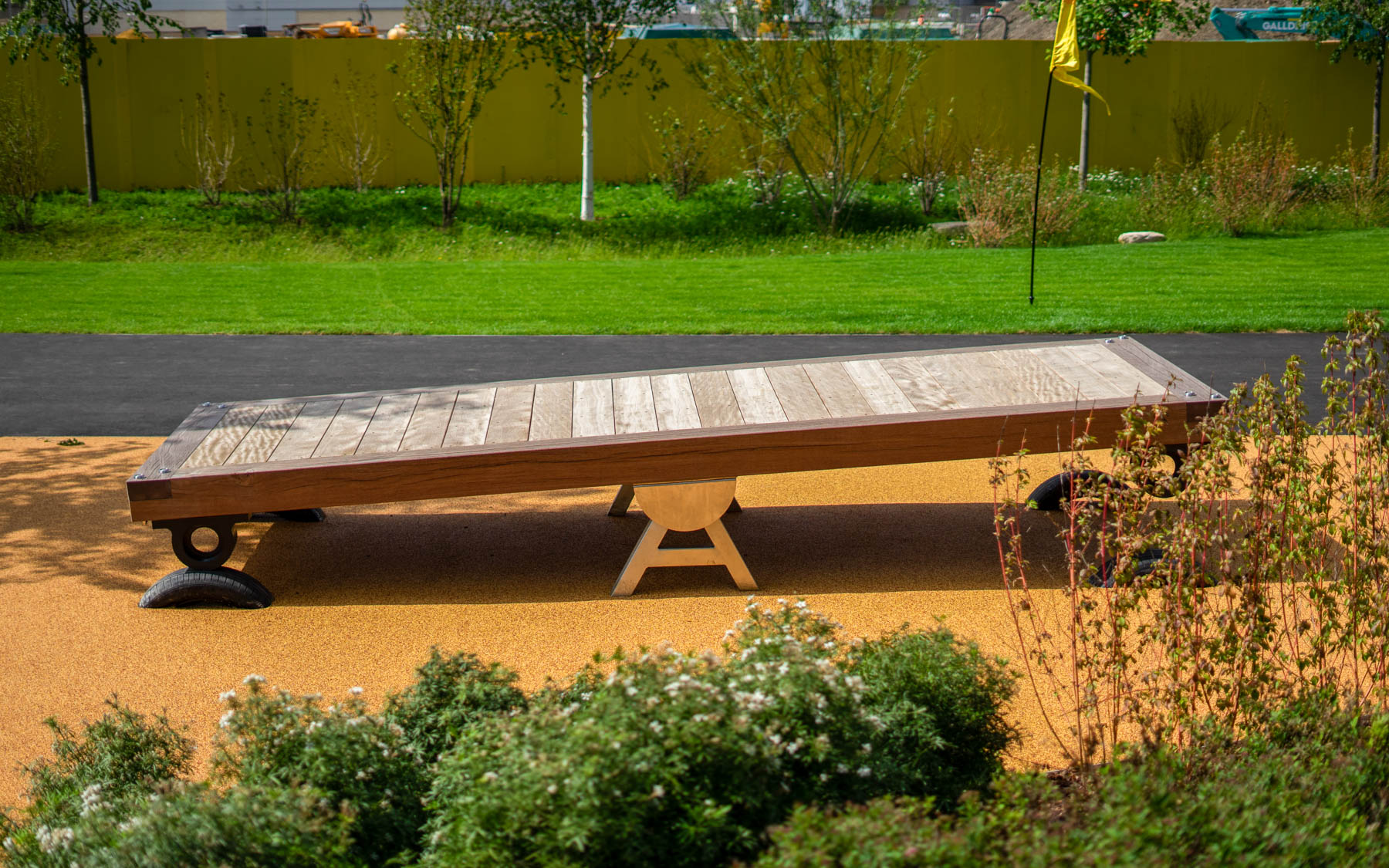 PHOTO PLAY SE.ST .01.1 standing seesaw no.1 sawn natural playground equipment 03 1