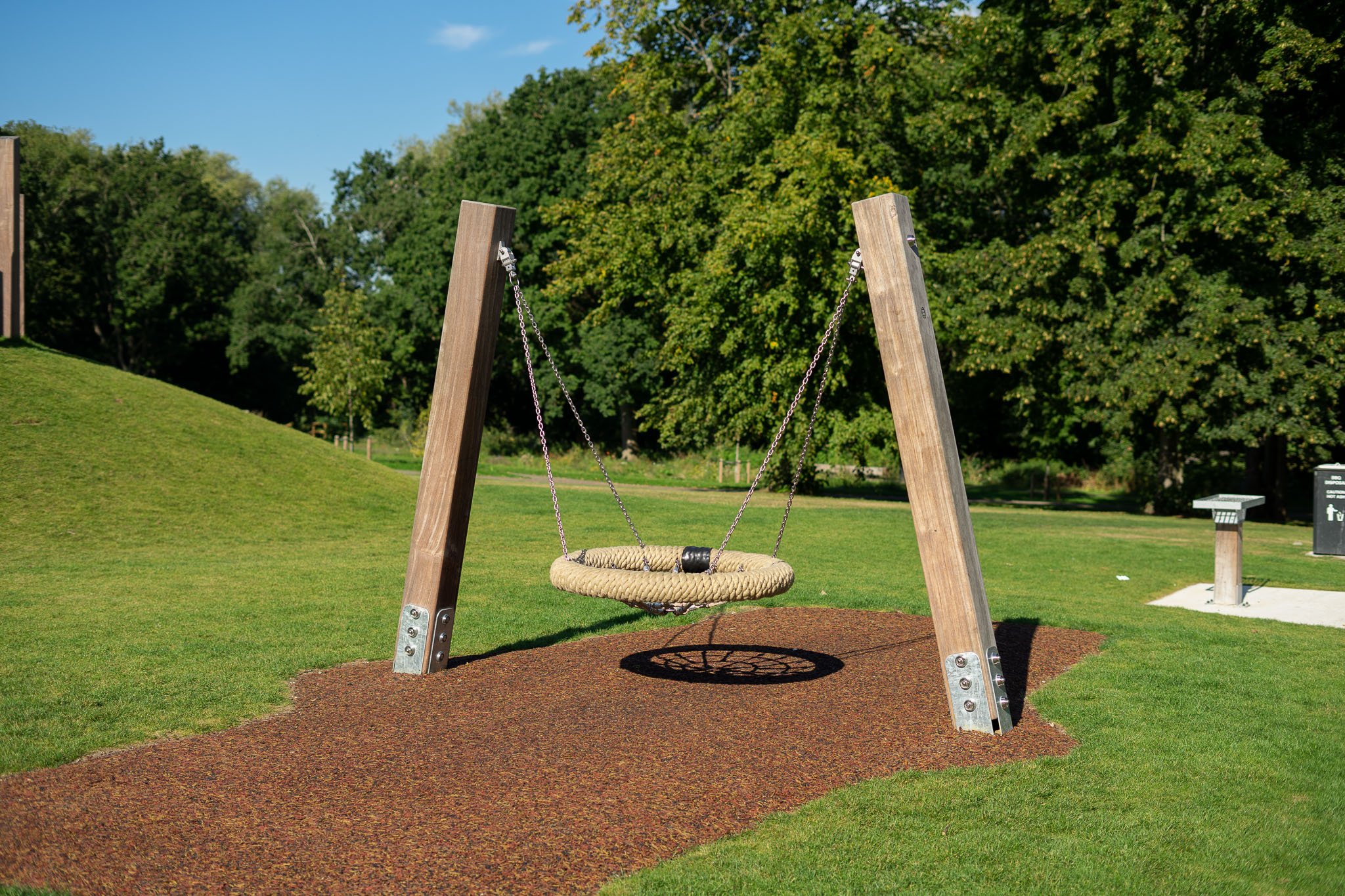 PHOTO PLAY SW.MF .01.1.B m frame swing no.1 natural playground equipment 02 1