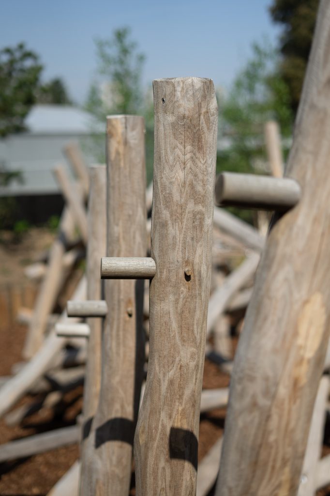 PHOTO PLAY TT.PO .06.2 stepping pole no.2 natural playground equipment 03